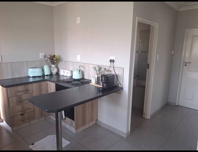 2 BEDROOM FREEHOLD FOR SALE IN DAWN PARK